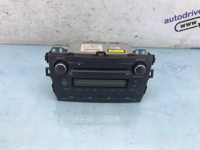 Лот: 24308474. Фото: 1. Магнитола toyota corolla E150. Двигатель и элементы двигателя