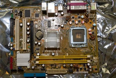 Лот: 4141160. Фото: 1. Материнская плата ASUS P5GC-MX... Материнские платы
