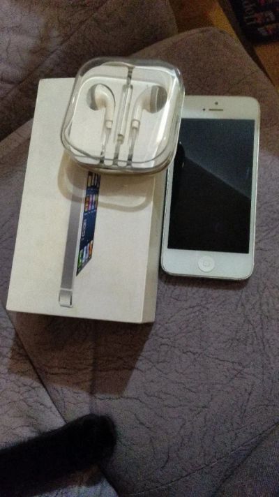 Лот: 12419629. Фото: 1. Iphone 5 16 гб рабочий ( только... Смартфоны