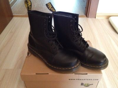 Лот: 3044457. Фото: 1. 1460 Dr. Martens UK 7, EU 40-41... Спецодежда, спецобувь