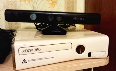 Лот: 16928578. Фото: 1. Xbox360+2джойстика+kinekt+31игра. Игровые приставки, консоли