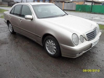 Лот: 1778003. Фото: 1. Mercedes E200. Автомобили