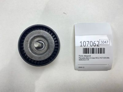 Лот: 25090691. Фото: 1. Ролик обводной Mercedes-Benz E-Class... Двигатель и элементы двигателя