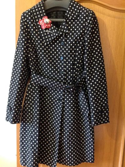 Лот: 9977605. Фото: 1. Продам брендовый плащ moschino... Верхняя одежда
