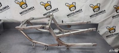 Лот: 22463179. Фото: 1. Подрамник Suzuki gsx 600 750 srad. Запчасти