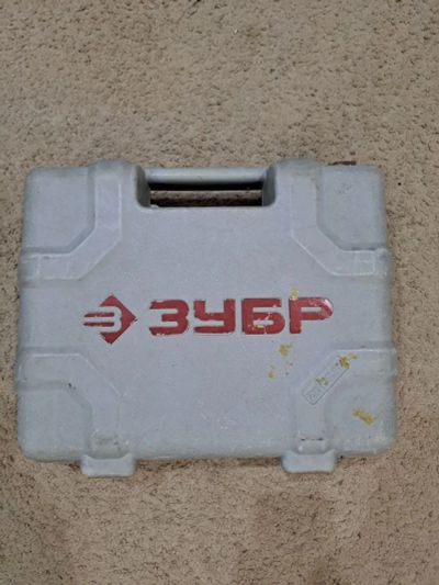 Лот: 19928818. Фото: 1. Шуруповёрт "зубр". Электроинструмент