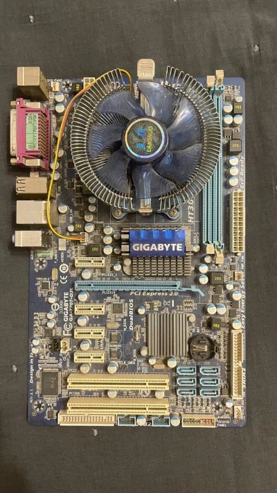 Лот: 17650694. Фото: 1. Неисправна Gigabyte GA-770T-D3L. Микросхемы и платы