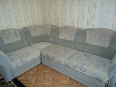Лот: 1120524. Фото: 1. Уголок+ кресло. Кресла, пуфы