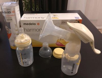 Лот: 10679883. Фото: 1. Молокоотсос ручной Medela Harmony... Всё для кормления