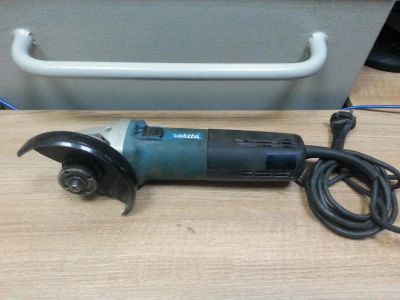 Лот: 4901822. Фото: 1. Продам шлифмашину угловую Makita... Электроинструмент