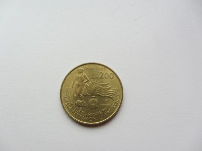 Лот: 14939455. Фото: 1. Италия 200 лир 1999 " Карабинеры... Европа