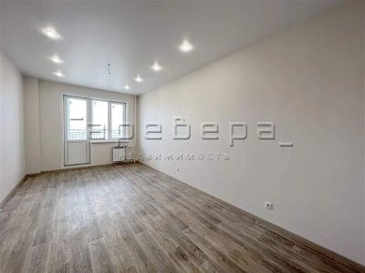 Лот: 20238568. Фото: 1. 1-комнатная квартира на ул. Александра... Квартиры, студии