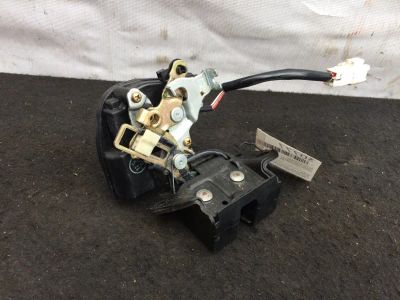 Лот: 21411526. Фото: 1. замок 5-й двери Toyota Allex... Двигатель и элементы двигателя