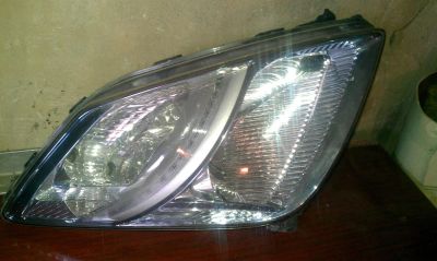 Лот: 3208813. Фото: 1. фара правая toyota prius (сломаны... Оптика и освещение
