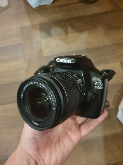 Лот: 14980449. Фото: 1. Canon 1100D. Цифровые зеркальные