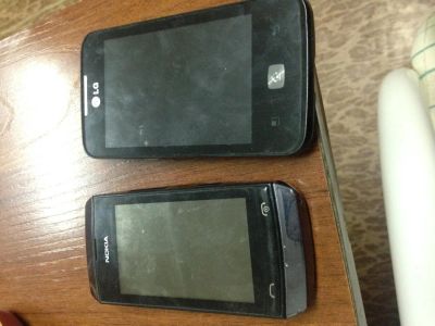 Лот: 4608355. Фото: 1. телефоны LG, NOKIA. (iPhone 5... Кнопочные мобильные телефоны