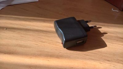 Лот: 7758774. Фото: 1. Зарядное устройство USB. Зарядные устройства, блоки питания, адаптеры сетевые для смартфонов