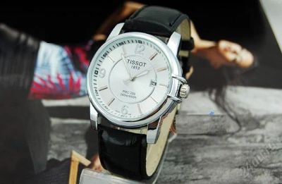 Лот: 2713451. Фото: 1. Часы кварцевые Tissot серия PRC200. Другие наручные часы