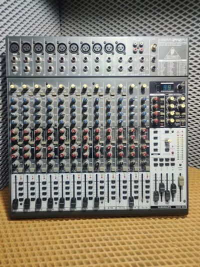 Лот: 21387410. Фото: 1. Микшер Behringer XENYX 2442FX. Другое (аудиотехника)