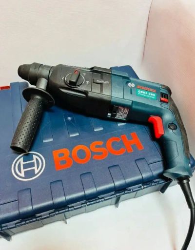 Лот: 21114921. Фото: 1. Перфоратор Bosch GBH 2-28D( в... Электроинструмент