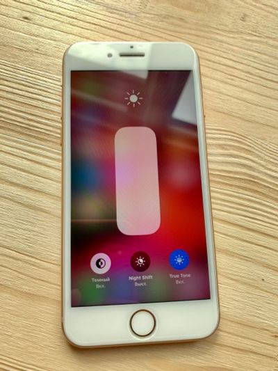Лот: 16299962. Фото: 1. iPhone 8 64Gb Gold. Смартфоны