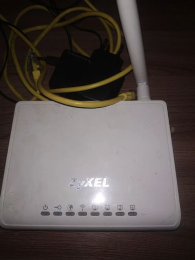 Лот: 16881838. Фото: 1. Wi fi роутер zyxel keenetic lite. Маршрутизаторы (роутеры)