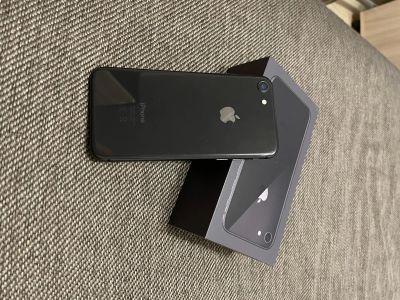 Лот: 17738115. Фото: 1. Iphone 8 64. Смартфоны