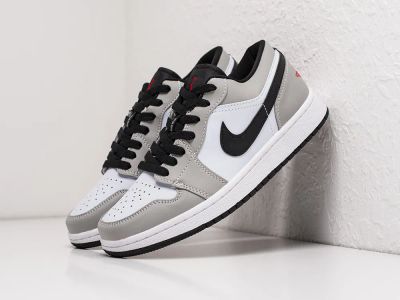 Лот: 18916607. Фото: 1. Кроссовки Nike Air Jordan 1 Low. Кеды, кроссовки, слипоны
