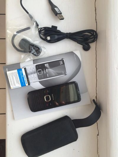 Лот: 6356554. Фото: 1. Nokia 6700c черный. Кнопочные мобильные телефоны