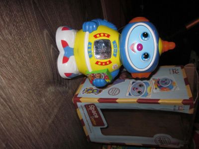Лот: 5384435. Фото: 1. НОВЫЙ робот (НЕ играли!!!) в коробке... Электронные