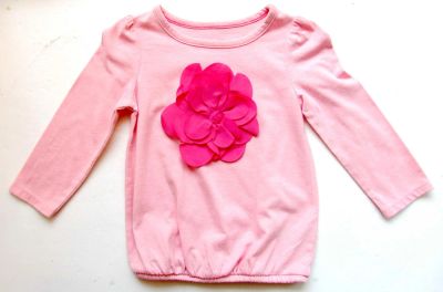 Лот: 7691738. Фото: 1. Блузочка genuineKids с цветком... Рубашки, блузки, водолазки