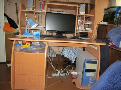 Лот: 3339770. Фото: 1. стол компьютерный. Столики, стулья, парты