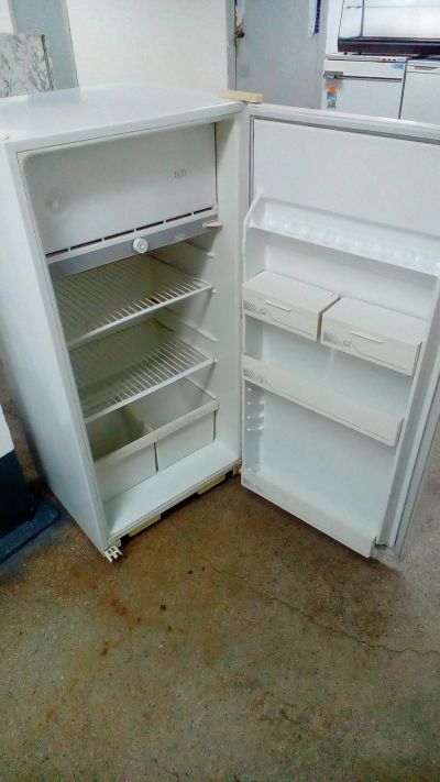 Лот: 11673799. Фото: 1. Холодильник Бирюса-10№33 . Гарантия... Холодильники, морозильные камеры