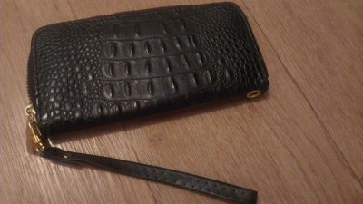 Лот: 3117717. Фото: 1. Кошелёк чёрный под крокодила. Бумажники, кошельки, портмоне