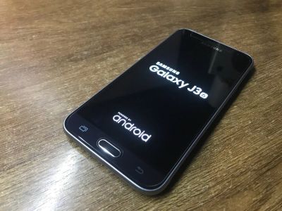 Лот: 10319891. Фото: 1. Смартфон Samsung Galaxy J3 SM-J320F... Смартфоны