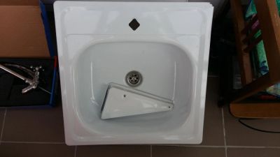 Лот: 9614552. Фото: 1. Новая раковина с краном. Мойки кухонные