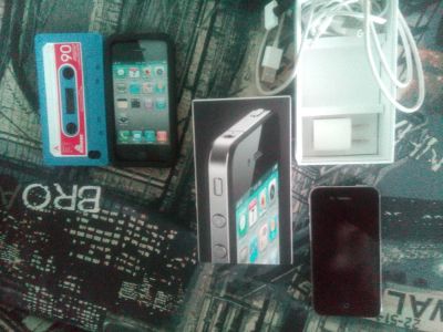 Лот: 5006695. Фото: 1. iPhone 4 16Gb полный комплект... Смартфоны