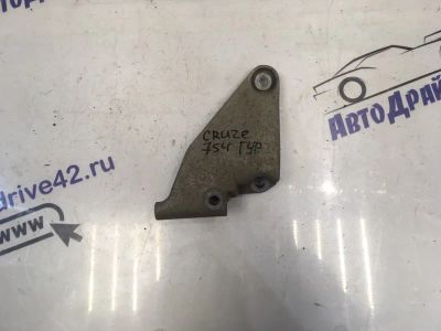 Лот: 21710574. Фото: 1. кронштейн генератора Chevrolet... Двигатель и элементы двигателя