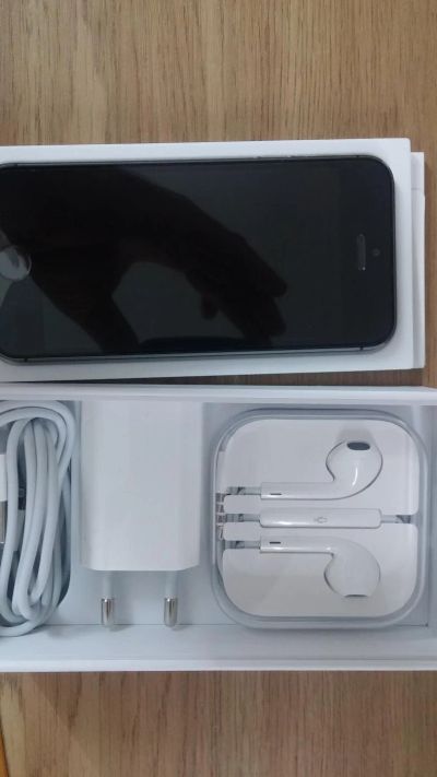 Лот: 6654949. Фото: 1. Apple iPone 5s RFB. 16gb gray. Смартфоны