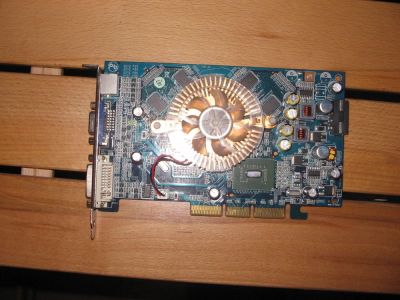 Лот: 1246668. Фото: 1. нерабочая видеокарта GeForce 7600... Видеокарты
