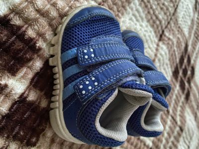 Лот: 17013138. Фото: 1. Детские кроссовки Adidas. Кеды, кроссовки