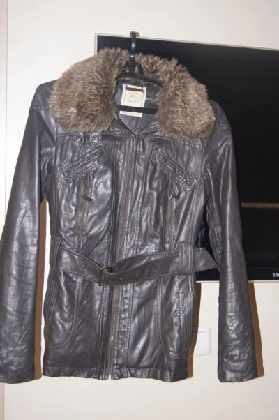 Лот: 8031899. Фото: 1. Продам куртку Pull and Bear. Верхняя одежда
