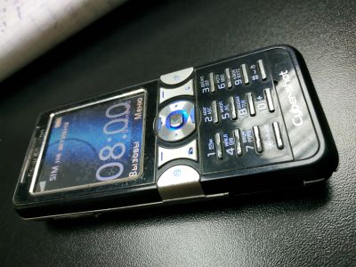 Лот: 12339122. Фото: 1. Sony Ericsson 550i держит заряд... Смартфоны