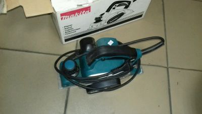 Лот: 11132226. Фото: 1. Электрорубанок Makita KP0800... Электроинструмент
