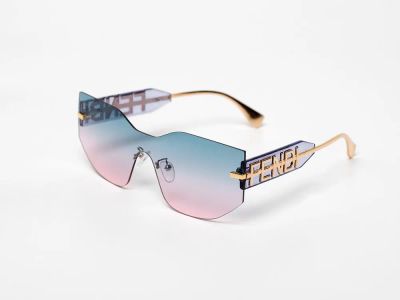 Лот: 21993066. Фото: 1. Очки Fendi. Очки солнцезащитные