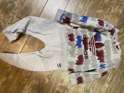 Лот: 17468993. Фото: 1. Костюм Adidas. Костюмы, пиджаки, комбинезоны