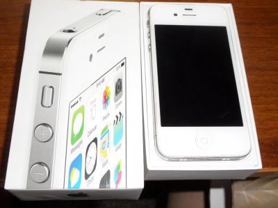 Лот: 9819776. Фото: 1. iphone 4 s. Смартфоны