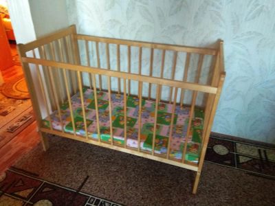 Лот: 17311240. Фото: 1. Кроватка с матрасом. Детские кровати и кроватки