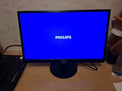 Лот: 25327297. Фото: 1. Монитор Philips 240v5q. ЖК-мониторы