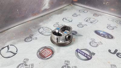 Лот: 23590042. Фото: 1. Поршень Lexus LS460 1UR-FSE 13101-38090. Двигатель и элементы двигателя